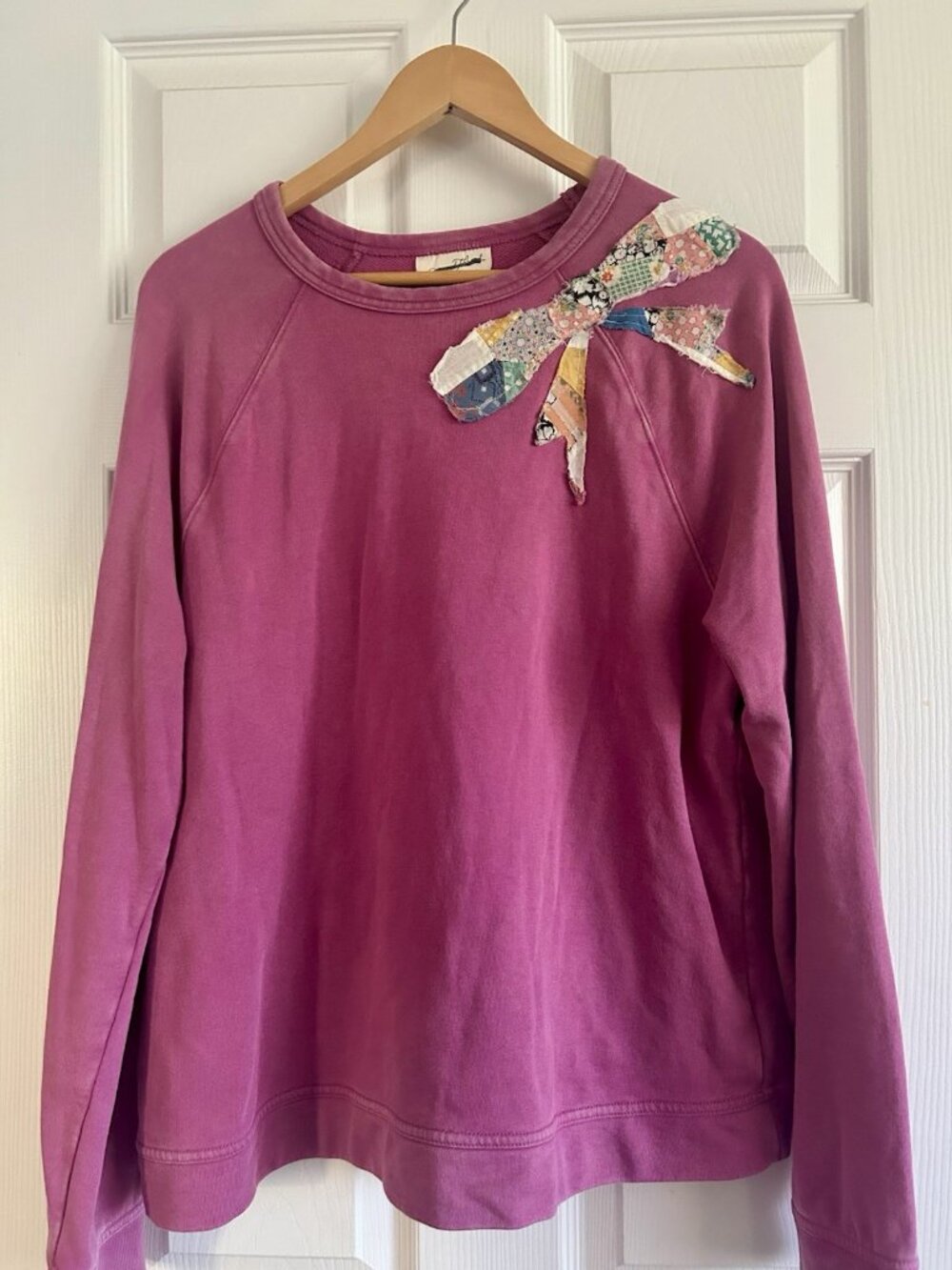 Universal The Quilt Patchwork , Upcycled Vintage Sweatshirt, Pink Size XL Bow